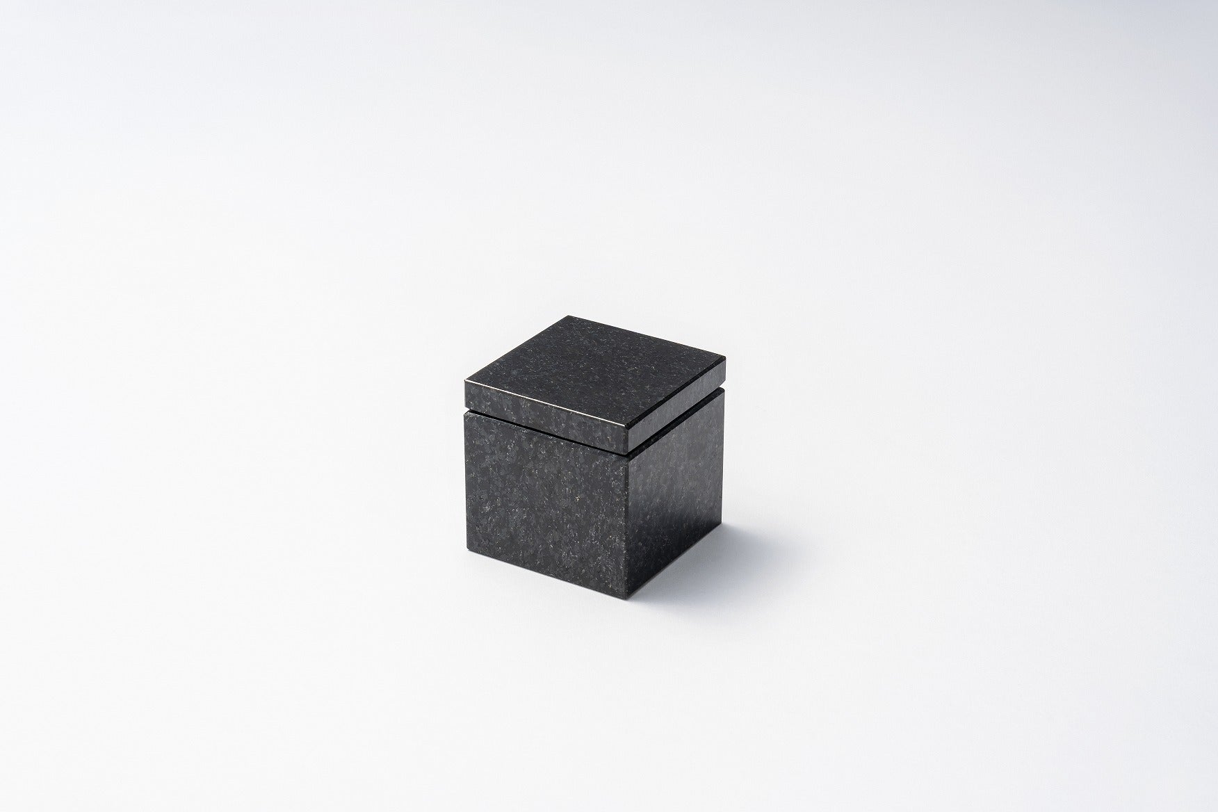 SHINOBO cube -形見入れ-