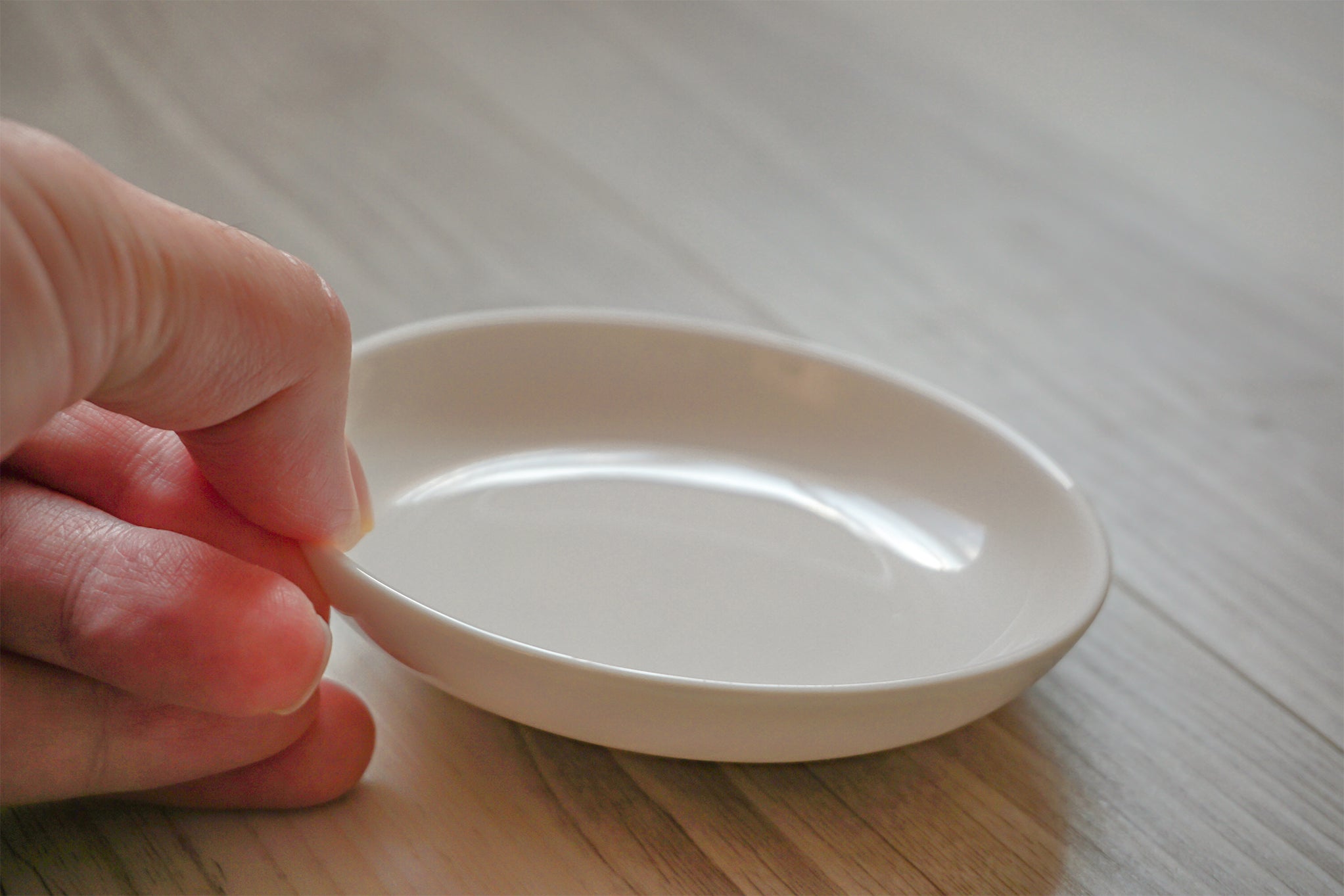 【和食・洋食別】お皿の並べ方とその理由｜関西と関東での違いもご紹介